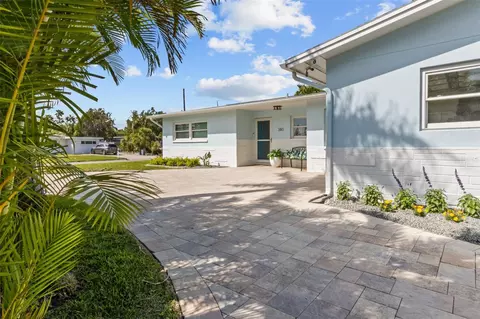 380 39th Ave, Saint Pete Beach, FL 33706