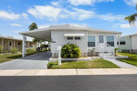 10383 S Lake Dr #246, Largo, FL 33773