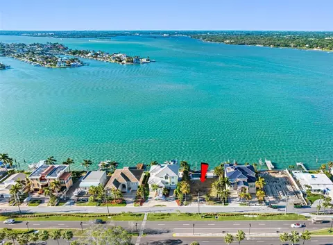 30 Paradise Ln, Treasure Island, FL 33706
