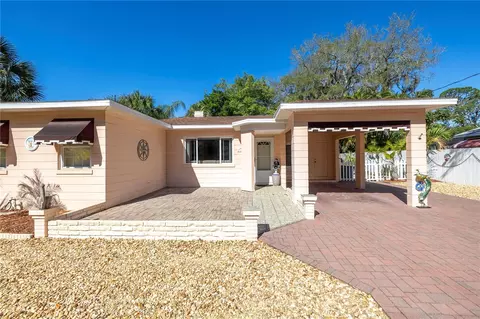 3025 51st St S, Gulfport, FL 33707