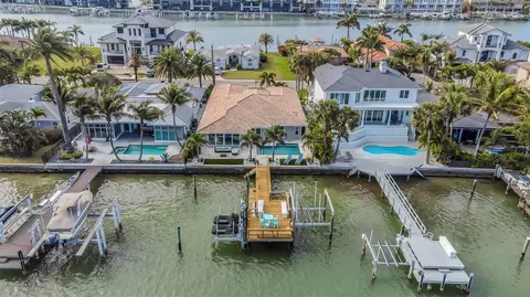 150 Devon Dr, Clearwater Beach, FL 33767