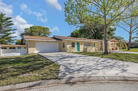 950 Orangeview Dr, Largo, FL 33778 photo 1