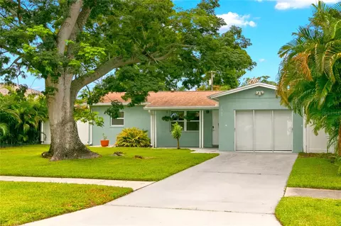 1835 Oregon Ave NE, Saint Petersburg, FL 33703