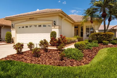 4807 Edge Park Dr, Oldsmar, FL 34677