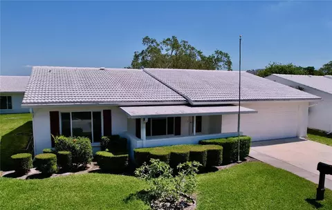 9155 42nd St N #5, Pinellas Park, FL 33782