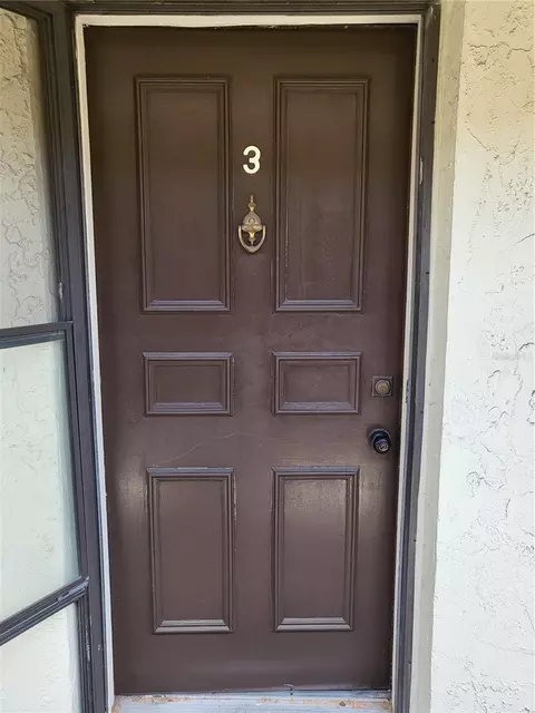 1100 E Bay Dr #3, Largo, FL 33770