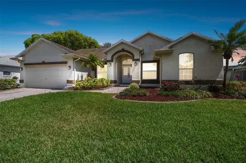 3036 Pineview Dr, Holiday, FL 34691