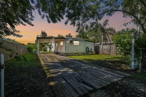 1151 Monaco Dr NE, Saint Petersburg, FL 33702