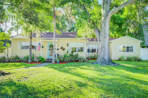 4071 Shore Acres Blvd NE, Saint Petersburg, FL 33703