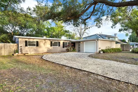8714 Pelican Ln, Seminole, FL 33777