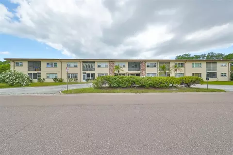 416 73rd Ave N #103, Saint Petersburg, FL 33702