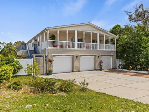 3014 Bluff Blvd, Holiday, FL 34691