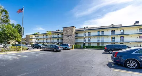6100 12th St S #114, Saint Petersburg, FL 33705