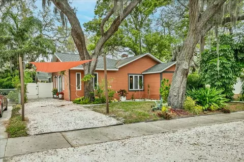 1212 Sedeeva Cir N, Clearwater, FL 33755