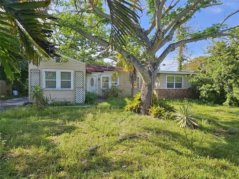 8420 Tobay Rd N, Saint Petersburg, FL 33702
