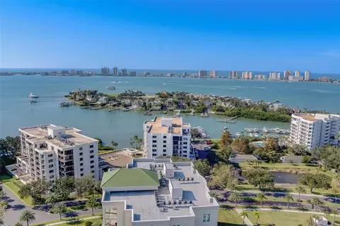 8 Belleview Blvd #304, Belleair, FL 33756