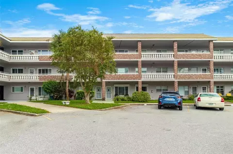 2460 Persian Dr #18, Clearwater, FL 33763