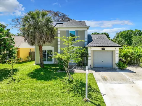 12190 76th St, Largo, FL 33773