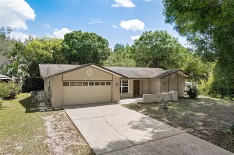 1393 Crescent Ct, Tarpon Springs, FL 34689