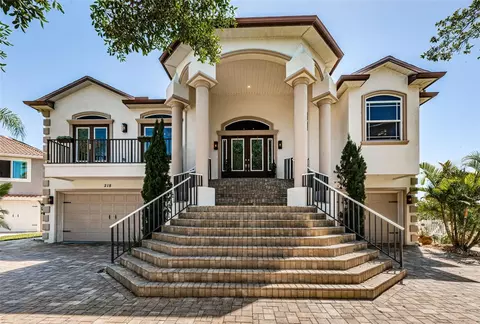 218 Manatee Ln, Tarpon Springs, FL 34689