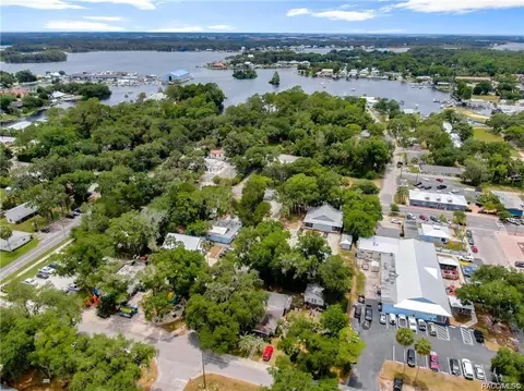 219 NE 4th St, Crystal River, FL 34429