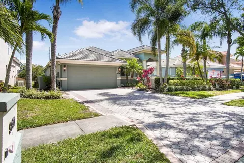 9835 Sago Point Dr, Seminole, FL 33777
