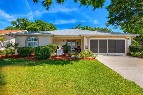 1435 Wicklow Dr, Palm Harbor, FL 34684