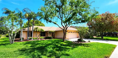401 Waterford Cir E, Tarpon Springs, FL 34688