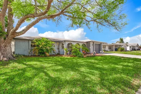 6812 Sandalwood Dr, Port Richey, FL 34668