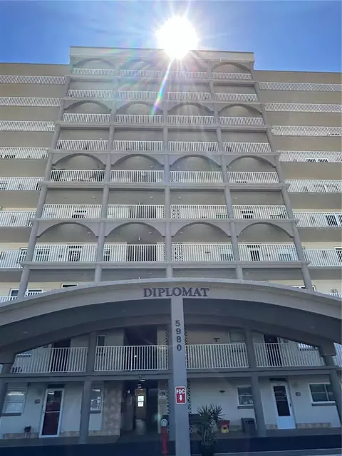 5980 Shore Blvd S #310, Gulfport, FL 33707
