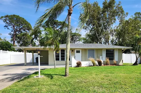 945 Piedmont Rd, Venice, FL 34293
