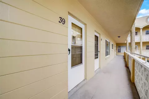 2467 Finlandia Ln #39, Clearwater, FL 33763
