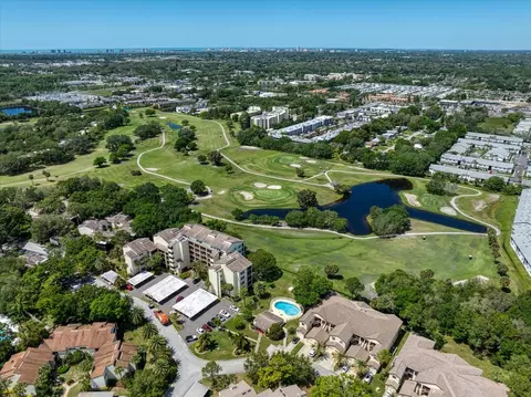 700 Starkey Rd #333, Largo, FL 33771