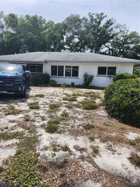 1530 Robinson Dr N, Saint Petersburg, FL 33710