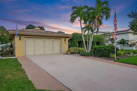 809 3rd Ave S, Tierra Verde, FL 33715