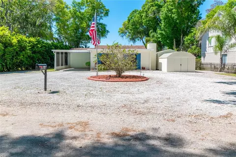 1531 Lake Como Dr, Lutz, FL 33558