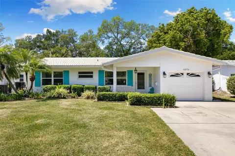 9374 141st St, Seminole, FL 33776