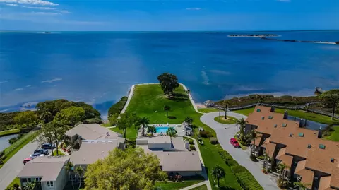 407 Windrush Bay Dr #103, Tarpon Springs, FL 34689