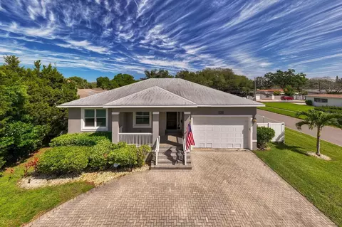 3700 Poplar St NE, Saint Petersburg, FL 33704