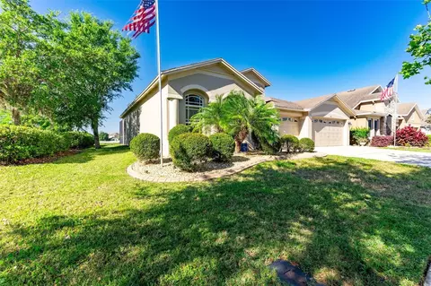 6956 Runner Oak Dr, Wesley Chapel, FL 33545