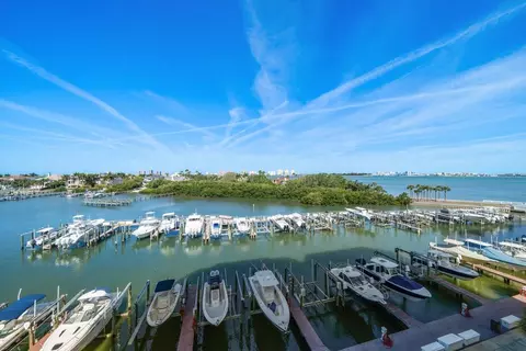 1 Seaside Ln #403, Belleair, FL 33756