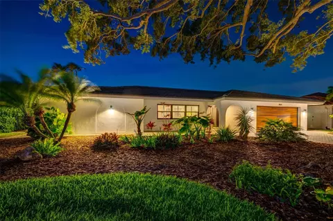 1969 Illinois Ave NE, Saint Petersburg, FL 33703