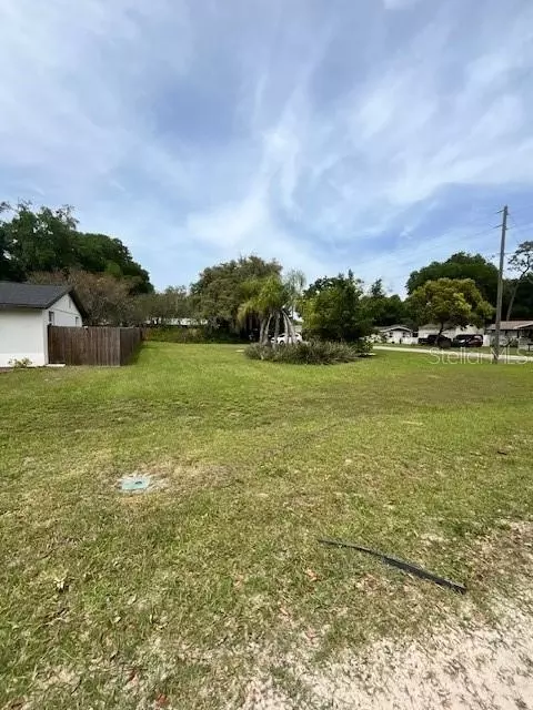 4741 18th St, Zephyrhills, FL 33542