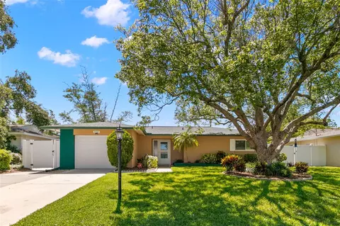 2061 Fair Oak Dr, Clearwater, FL 33763