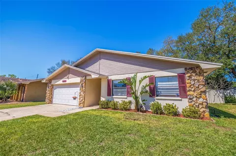 1075 Lexington Ct, Largo, FL 33771
