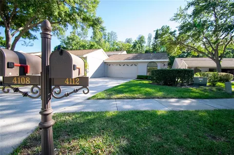 4112 Salem Square Pkwy, Palm Harbor, FL 34685
