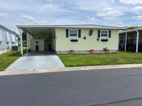 13225 101st St #371, Largo, FL 33773
