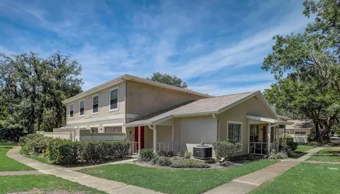 11809 Foxrun Ln, Temple Terrace, FL 33617