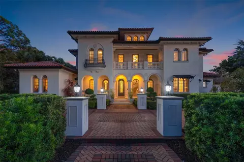 1201 Monterey Blvd NE, Saint Petersburg, FL 33704