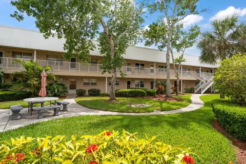 10039 62nd Ave N #5, Saint Petersburg, FL 33708